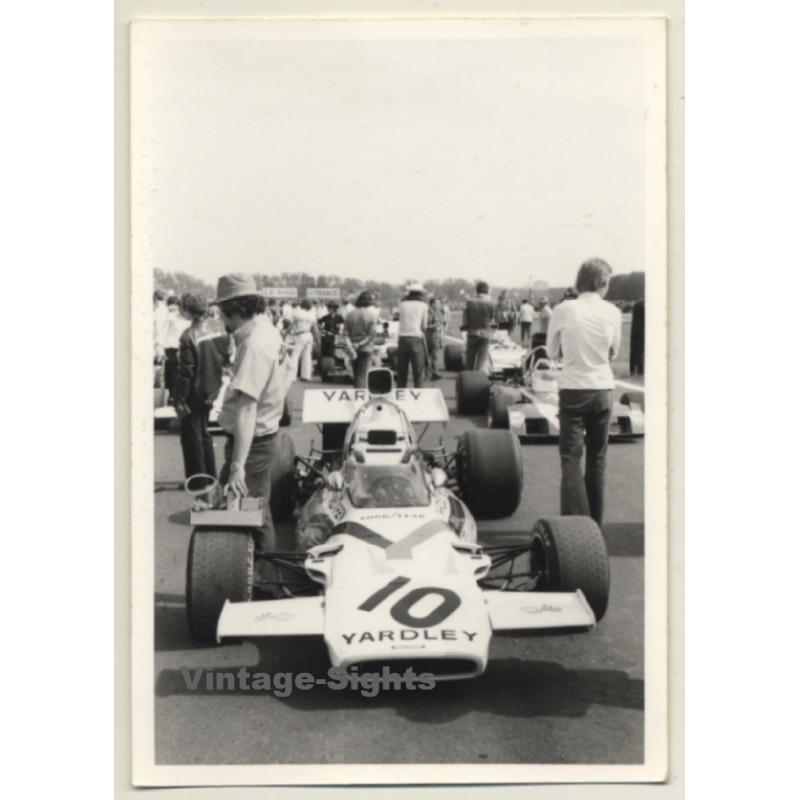 Nivelles-Baulers GP Formula 1: N°10 Peter Revson - McLaren Ford At Start (Vintage Photo 1972) Nivelles-Baulers GP Formula 1: N°10 Peter Revson - McLaren Ford At Start (Vintage Photo 1972)