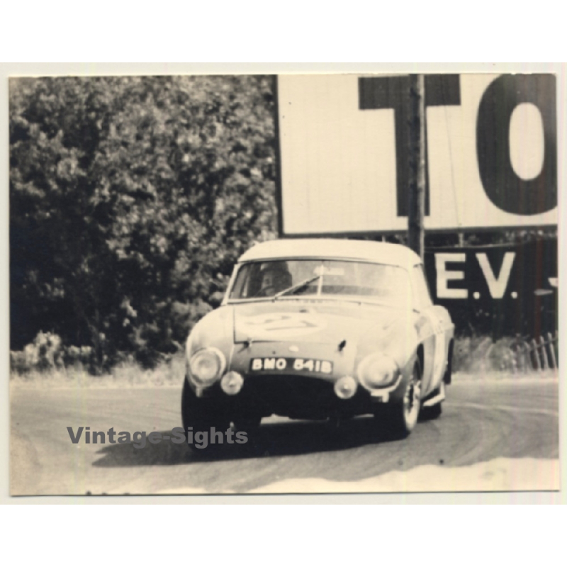 Le Mans 1964: N°37 MG MGB Hardtop / Hopkirk - Hedges (Vintage Photo) Le Mans 1964: N°37 MG MGB Hardtop / Hopkirk - Hedges (Vintage Photo)