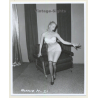 Irving Klaw: Beautiful Blonde Maid In White Lingerie M-21 / Pin-Up - BDSM (Vintage Photo USA)