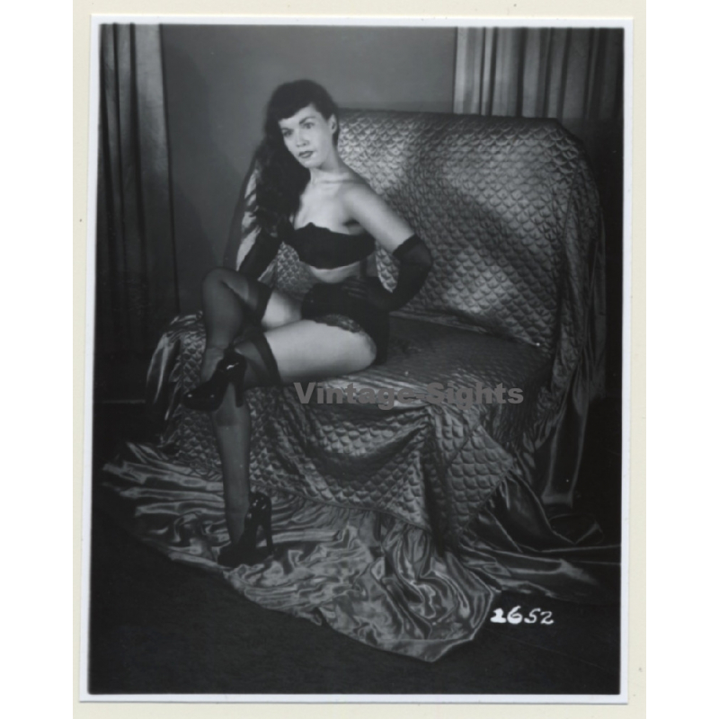 Irving Klaw: Bettie Page In Black Lingerie & Gown 2652 / Pin-Up - BDSM (Vintage Photo USA)