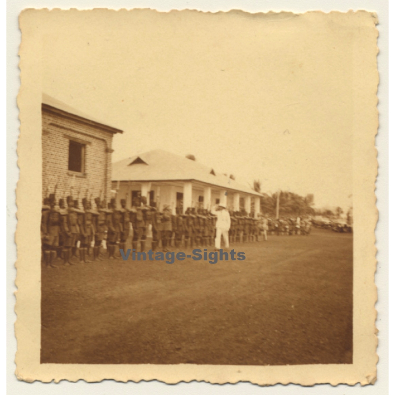 Congo Belge: Colonial General Saluting Force Publique Soldiers (Vintage Photo ~ 1920s/1930s)