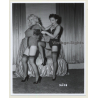 Irving Klaw: Domina Closing Straight Jacket Of Blonde Maid 4533 / Pin-Up - BDSM (Vintage Photo USA)