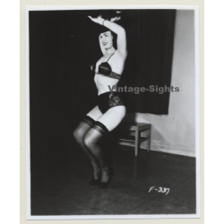 Irving Klaw: Bettie Page In Bikini Dancing F-337 / Pin-Up - BDSM (Vintage Photo USA)