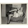 Irving Klaw: Happy Blonde On Lounge Chair AUTUMN-92 / Pin-Up - BDSM (Vintage Photo USA)