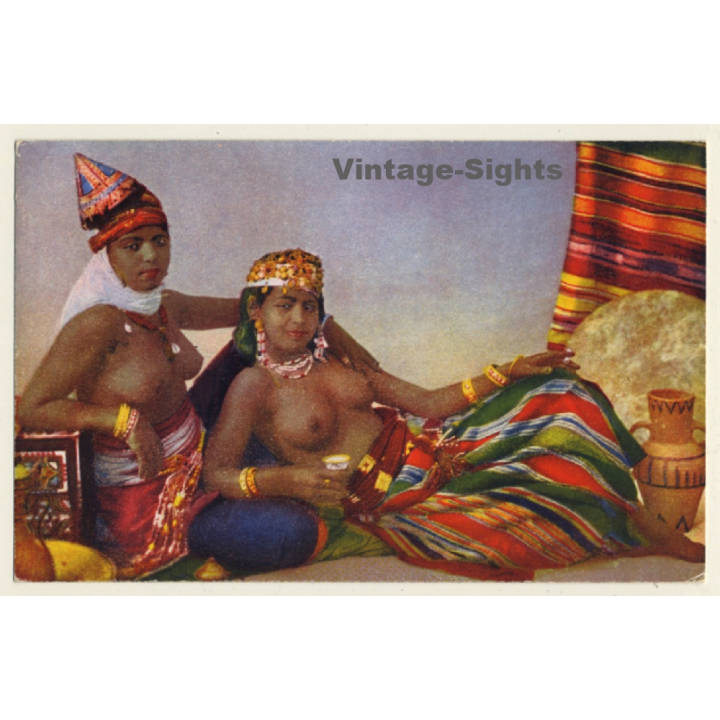 North Africa: Femmes Arabes / Topless - Traditional Garbs (Vintage PC 1948)