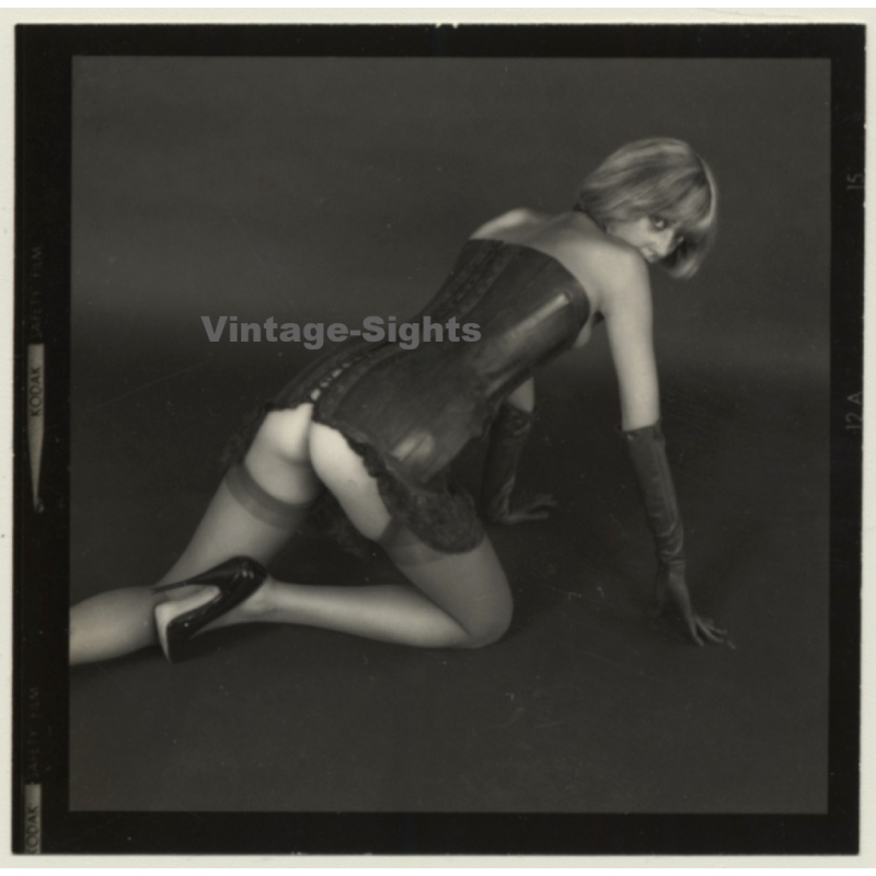 Slim Blonde Semi Nude In Lacquer Bodice*1 / Gloves - BDSM (Vintage Contact Sheet Photo 1970s)