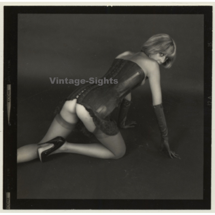 Slim Blonde Semi Nude In Lacquer Bodice*1 / Gloves - BDSM (Vintage Contact Sheet Photo 1970s)