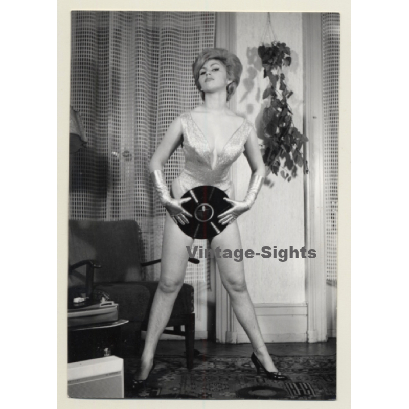 Slim Blonde Female With Vinyl Disc / Pin-Up - Beehive (Vintage Photo ~1950s/1960s)