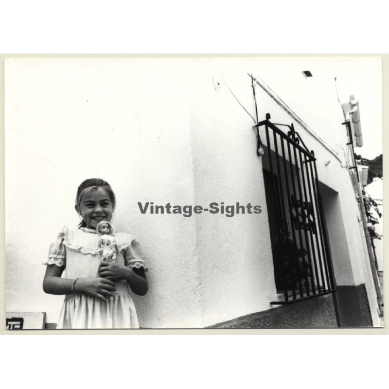 Lydia Nash: Pretty Girl With Doll In Old Town Alley Of Ibiza (Vintage Photo 1980s)