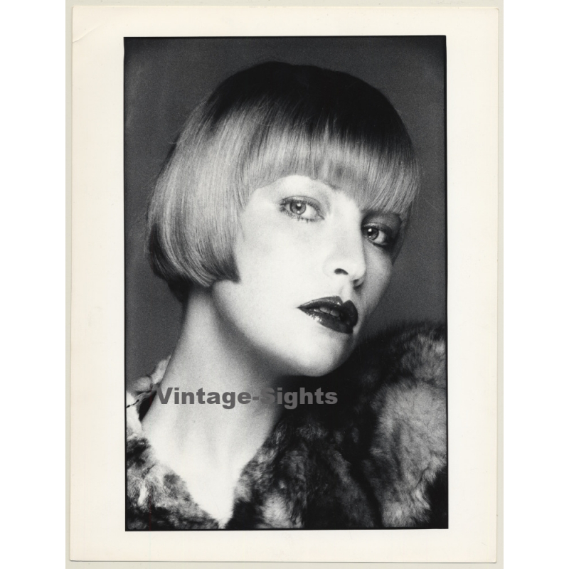 Female Fashion Model With Bob / Hairstyle (Vintage Fashion Photo: Wolfgang Klein 1980s DIN A4+)