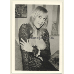 Stunning Dressed Blonde Flashing Boobs / Eyes (Vintage Photo France ~1970s)