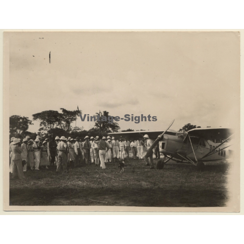 Congo-Belge: Sabena OO-AMN On Airfield / Colonists (Vintage Photo B/W ~1930s/1940s) Congo-Belge: Sabena OO-AMN On Airfield / Colonists (Vintage Photo B/W ~1930s/1940s)