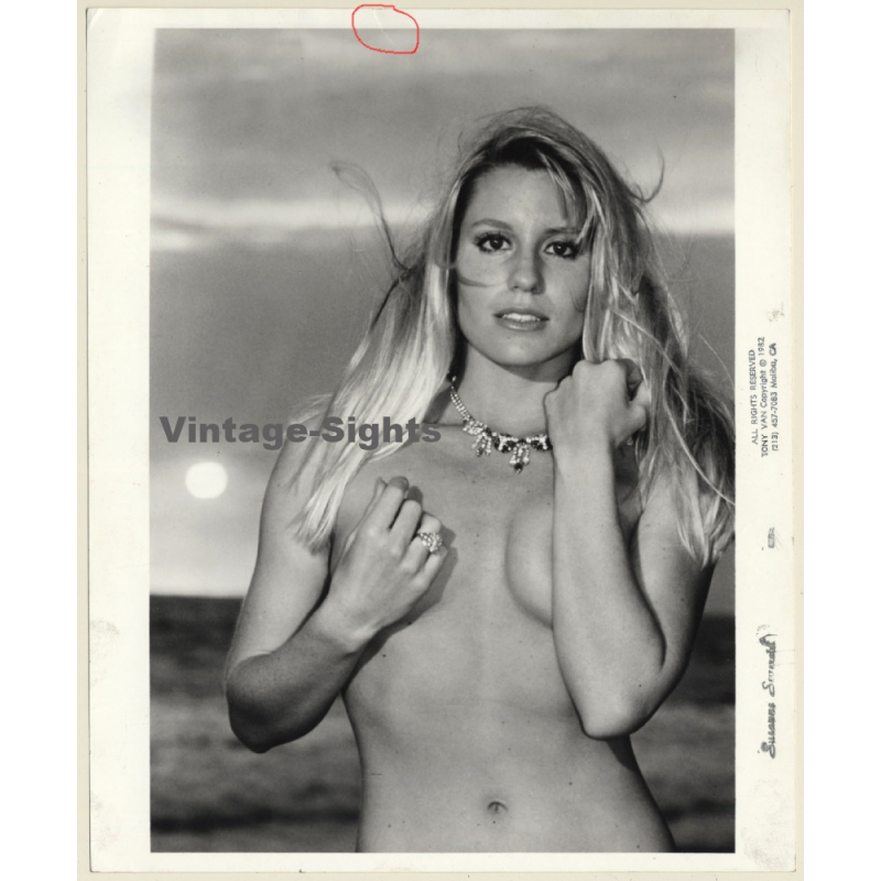 Susanne Severeid Topless On Beach / Actress - Pin-up (Vintage Press Photo 1980s)