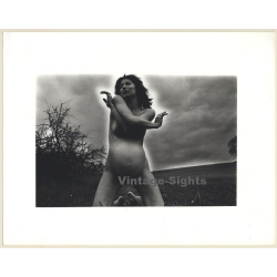 Jerri Bram (1942): Artistic Take Of Pregnant Nude Kneeling Meadow (Vintage Photo ~1970s)