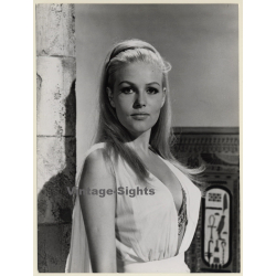Gérard Cossevin: Olinka Berova (Schoberová) / Vengeance Of She (Vintage Movie Still Photo 1968)