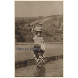 Romania: Tzigane Woman At River Head-Carrying / Colectia A.Bellu (Vintage PC ~1930s)