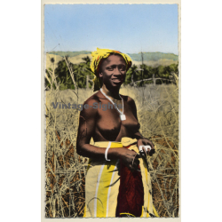 L'Afrique En Couleurs: Jeune Aux Champs / Risqué - Ethnic (Vintage RPPC ~1950s)
