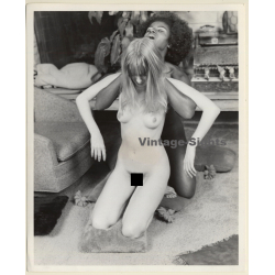 Slim Dark-Skinned Nude Holds Blonde Girlfriend / Lesbian INT (Vintage Photo Master 1970s)