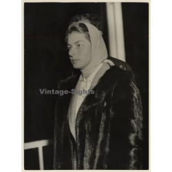 Ingrid Bergman At London Airport (Vintage Press Photo 1957)