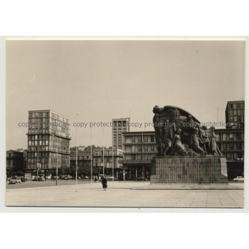 76600 Le Havre: Monuments Aux Morts (Vintage Photo France B/W 1963) 76600 Le Havre: Monuments Aux Morts (Vintage Photo France B/W 1963)