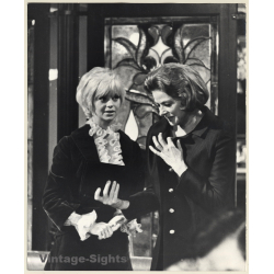Ingrid Bergman & Goldie Hawn In 'Cactus Flower' (Vintage Movie Still Photo 1969)