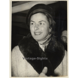 Ingrid Bergman At London Airport (Vintage Press Photo 1958)