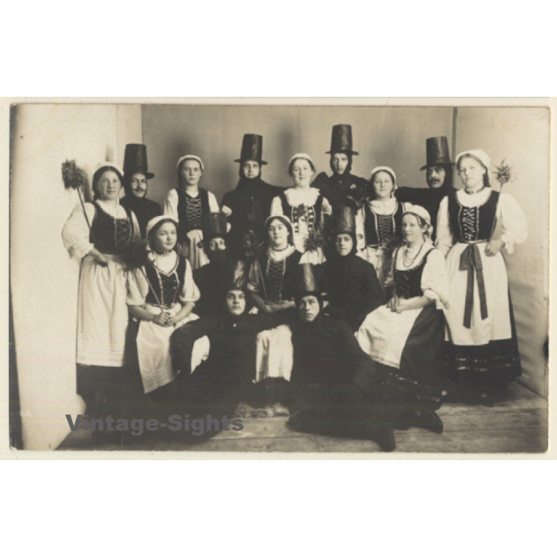 Ostalbkreis: Paare In Traditioneller Tracht / Welsh Hat (Vintage RPPC ~1910s/1920s) Ostalbkreis: Paare In Traditioneller Tracht / Welsh Hat (Vintage RPPC ~1910s/1920s)