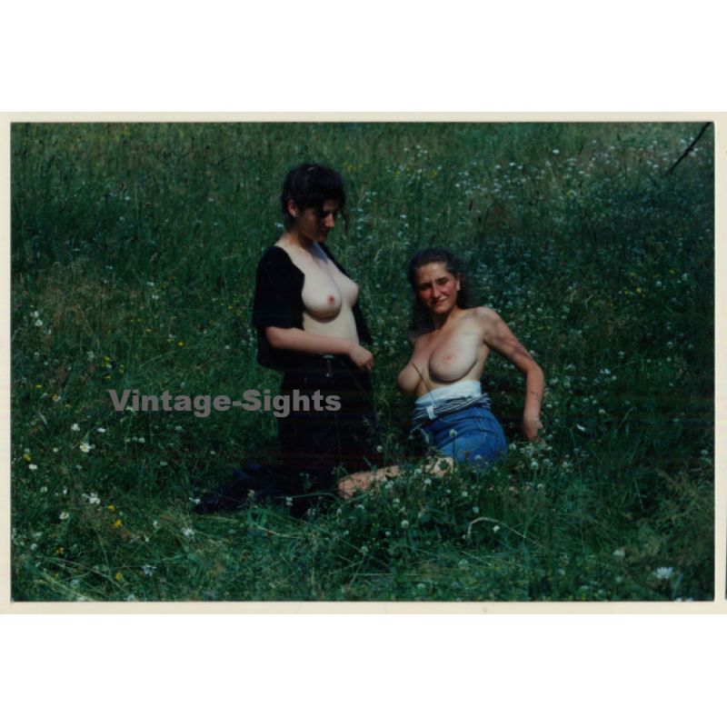 2 Natural Topless Females On Meadow *1 / Boobs (Vintage Photo ~1990s)