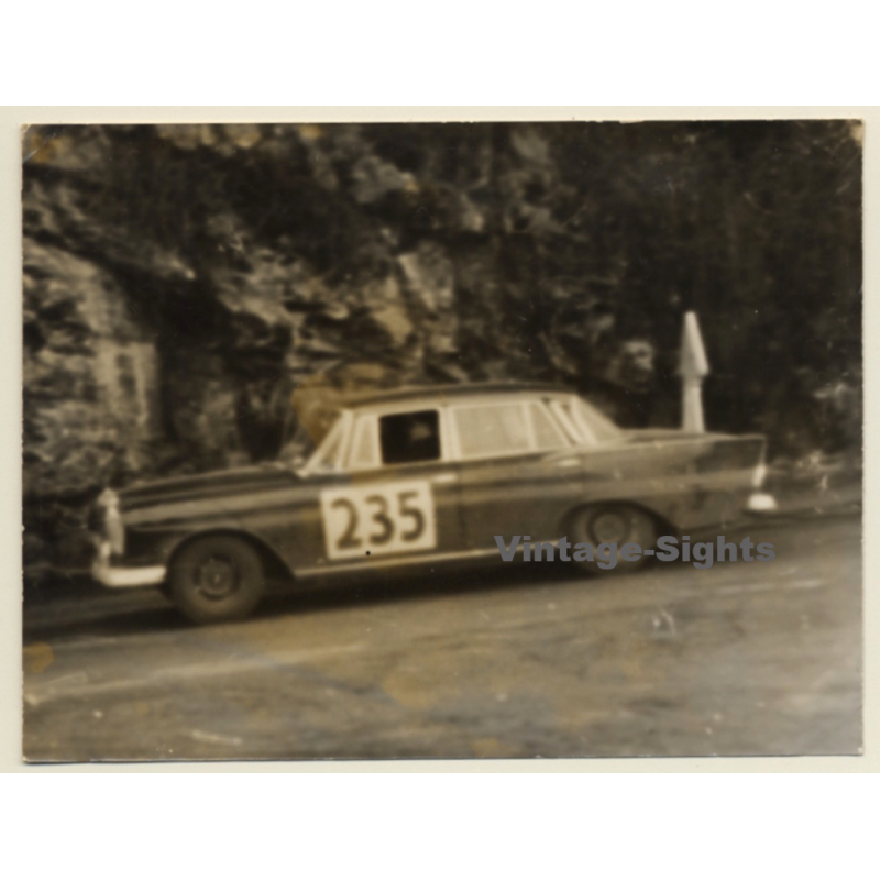 Rallye Monte Carlo 1964: N°235 Mercedes Benz 220 SE / Pape - Eger (Vintage Photo)