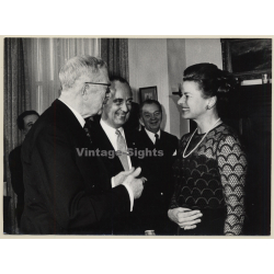 King Gustav VI Adolf Of Sweden & Ingrid Bergman (Vintage PRESS Photo 1967)