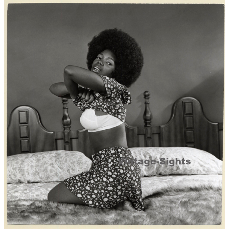Erotic Study: Dark-Skinned Female With Afro Undressing *3 / Bra (Vintage Photo KORENJAK 1970s/1980s)