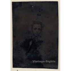 Funny Take Of Young Guy / Arcade Comic Tintype (Vintage Ferrotype Photo 1892)