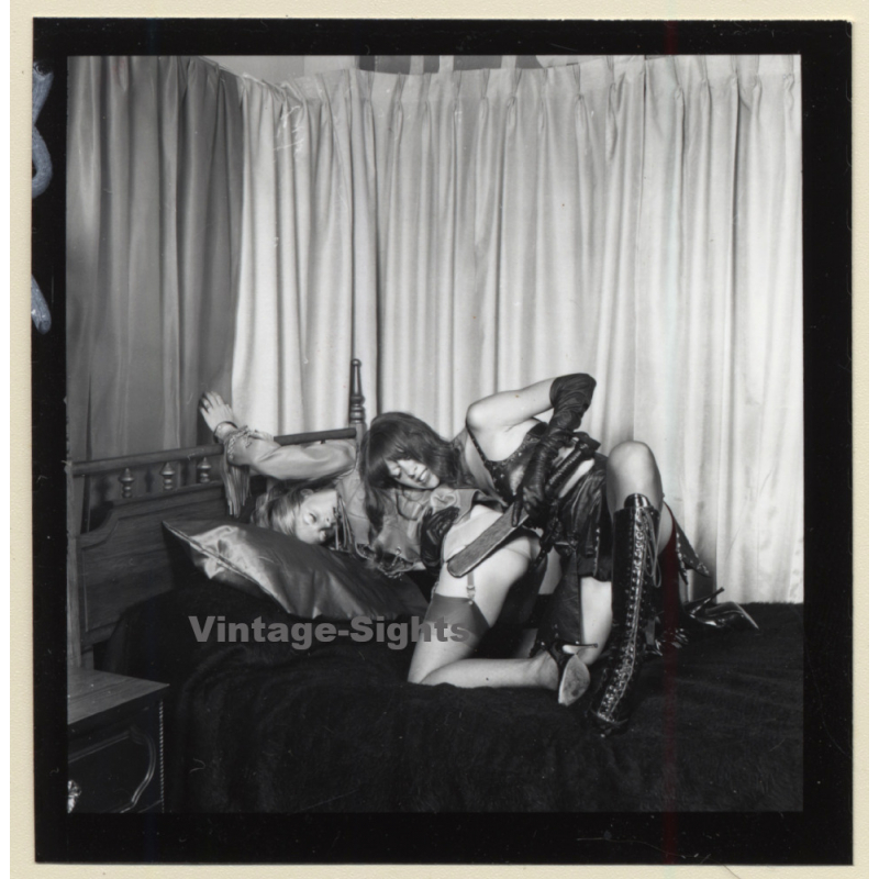 Darkhaired Latex Mistress Spanking Blonde Maid*4 / BDSM (Vintage Contact Sheet Photo 1970s)