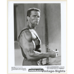 Arnold Schwarzenegger: Commando / Movie Still (Vintage Photo 1985)