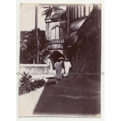A.R.P. De Lord: African Men In Stone Town - Zanzibar (Vintage Photo ~1920s/1930s)