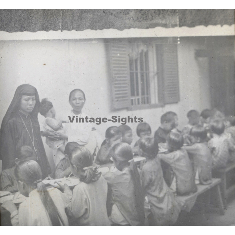 Indochina: Missionary Sister With Kids Eating (Vintage Glass Plate ~1920s/1930s) Indochina: Missionary Sister With Kids Eating (Vintage Glass Plate ~1920s/1930s)