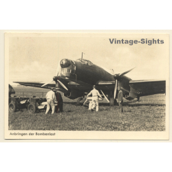 WW2: Junkers JU 86 E-1 - Anbringen Der Bombenlast / Aviation (Vintage RPPC ~1930s/1940s)