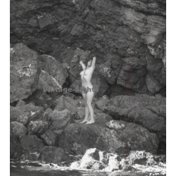 Erotic Study by George Brauer: Nude Pin-Up Alecia Francone On Rocks (Vintage Contact Sheet - 12 Photos 1970s/1980s)