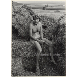Jerri Bram (1942): Portrait Of Nude Man Sitting On Haystack (Large Vintage Photo ~1970s)