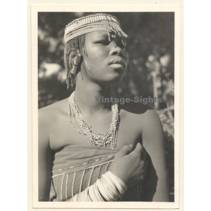 African Girl With Tribal Headdress / Ethnic (Vintage Photo 1940s/1950s)