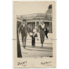 Foto Mazer: Parents & Baby Boy On Stroll / Mar De Plata - B. A. (Vintage Photo PC 1936)