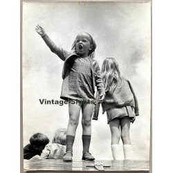 Great Take Of Little Blonde Girl Shouting (Vintage Photo 40 x 30 CM ~1970s)