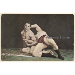 2 Muscular Wrestlers On The Mat / Lutteurs (Vintage PC ~1910s/1920s)