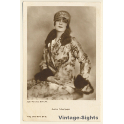 Asta Nielsen / Actress - Ross Verlag (Vintage RPPC 1920s/1930s)