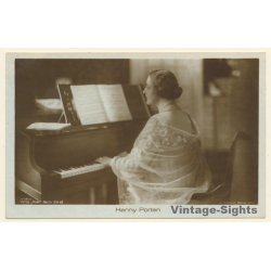 Henny Porten / Actress - Ross Verlag 1108/2 (Vintage RPPC 1920s/1930s)