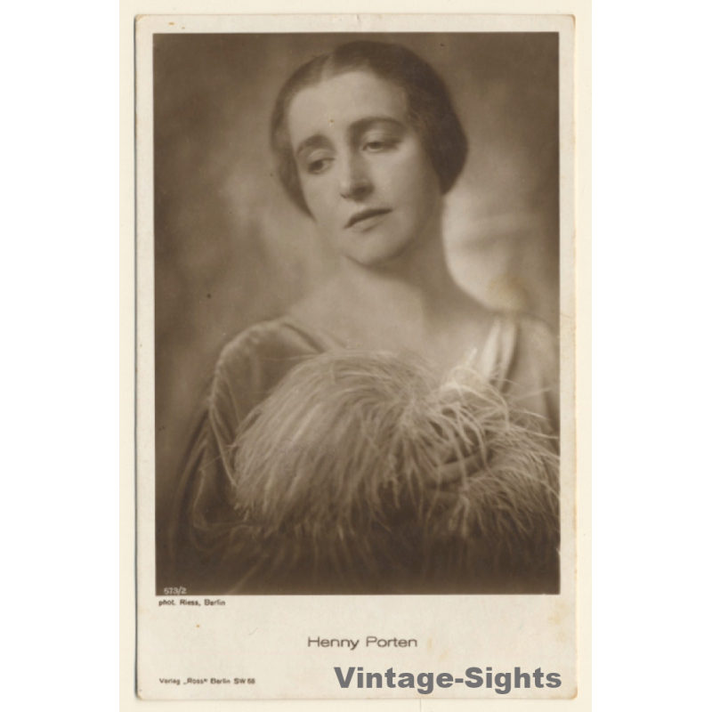 Henny Porten / Actress - Ross Verlag 573/2 (Vintage RPPC 1920s/1930s) Henny Porten / Actress - Ross Verlag 573/2 (Vintage RPPC 1920s/1930s)