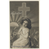Little Girl Praying / Religion - Believe  Kitsch (Vintage RPPC 1909)