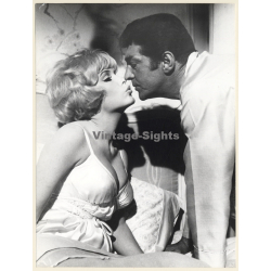 Stella Stevens & Dean Martin: How To Save A Marriage / Movie Still (Vintage Photo 1968)