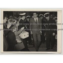 GIlbert Becaud Amongst Fans / Protected By Police Charleroi (Vintage Photo 1960s)