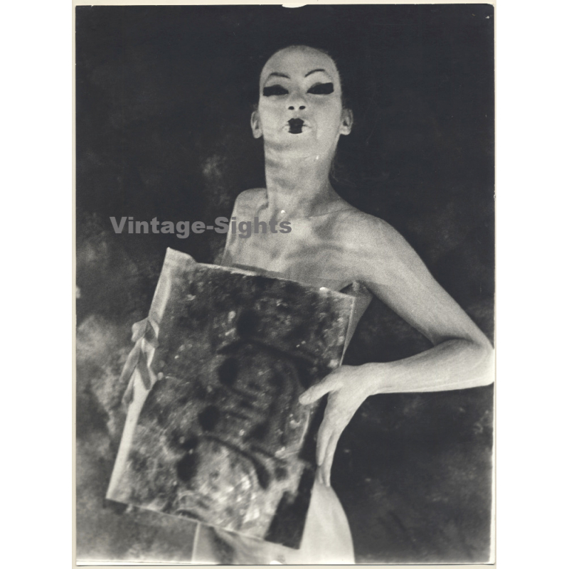 Experimental Erotic Study by Piotr: Nude Geisha *1 / Lipstick - Make-Up (Vintage XL Photo 40 x 30 CM 1980s)